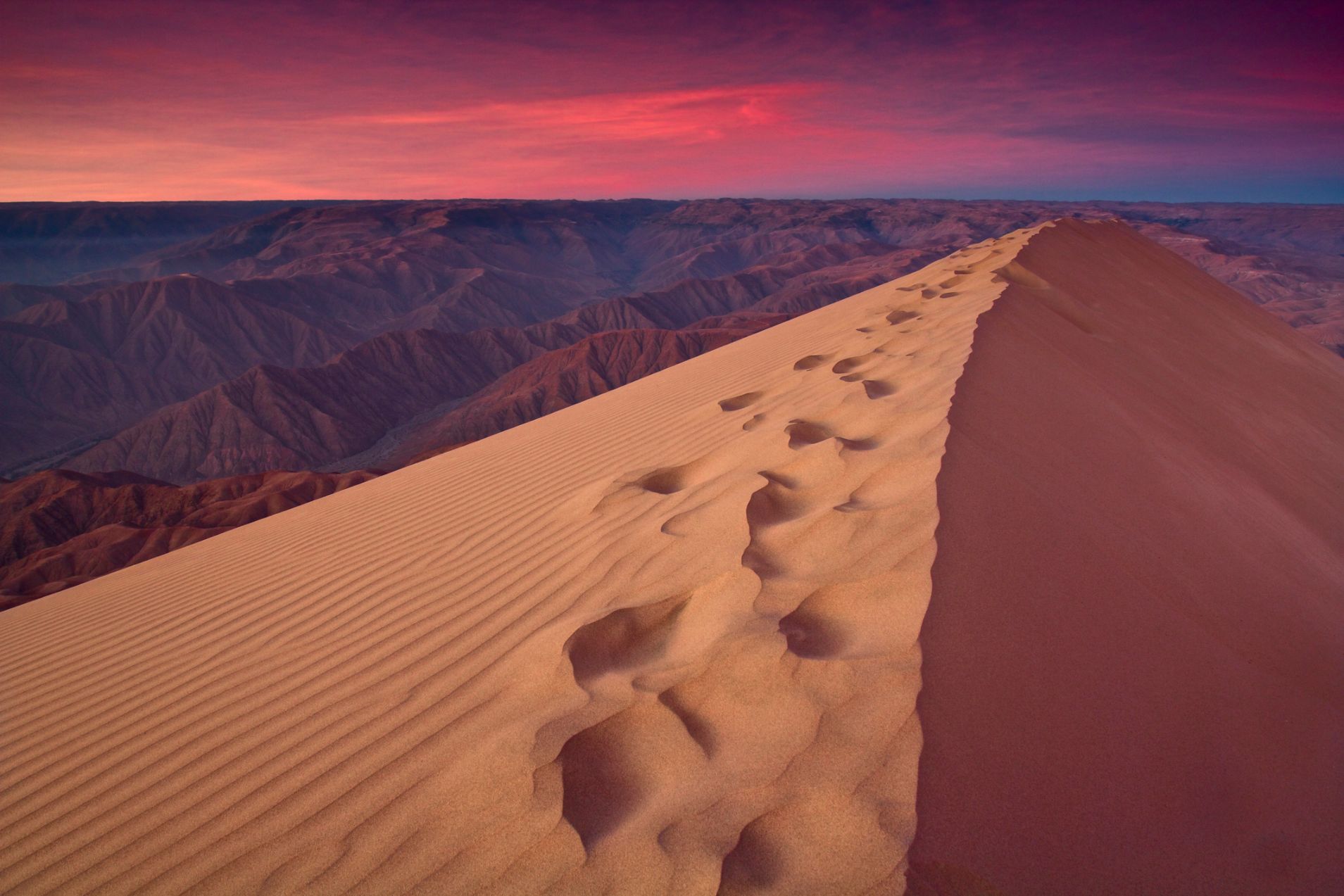 Cerro Blanco sand dune in Peru