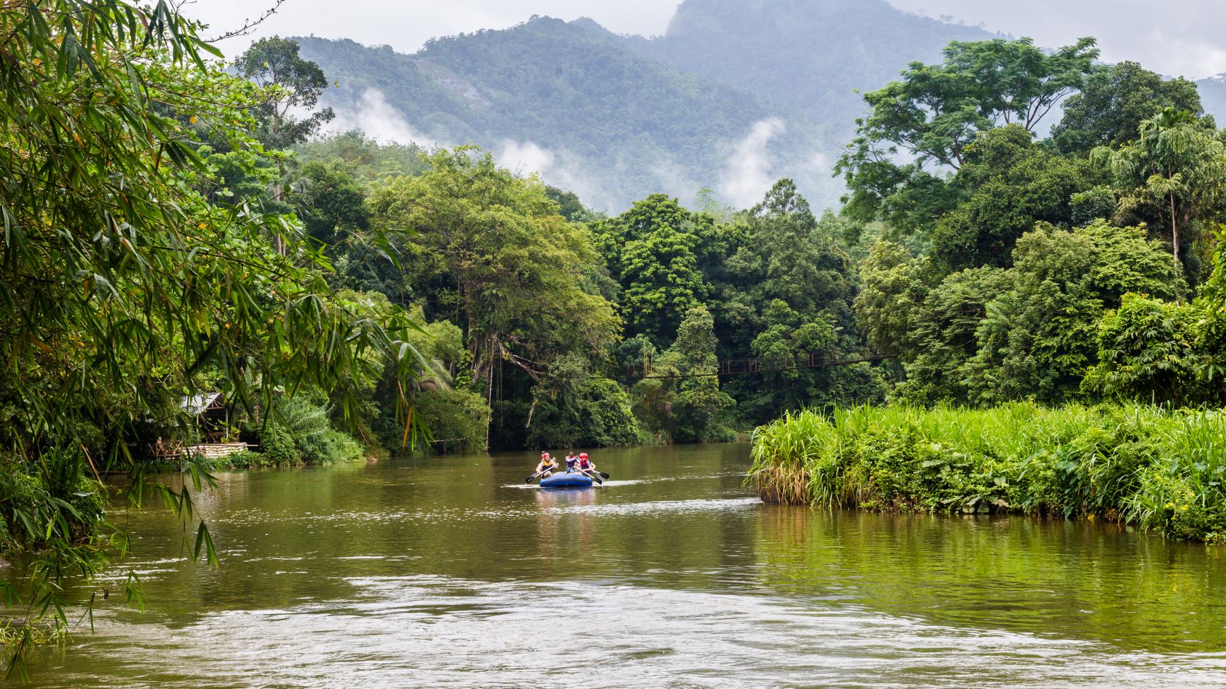 best hikes in sri lanka canoe