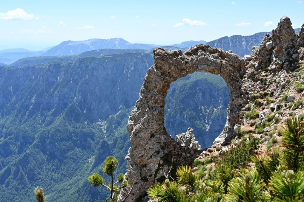 The natural arch ring phenomenon on Čvrsnica mountain