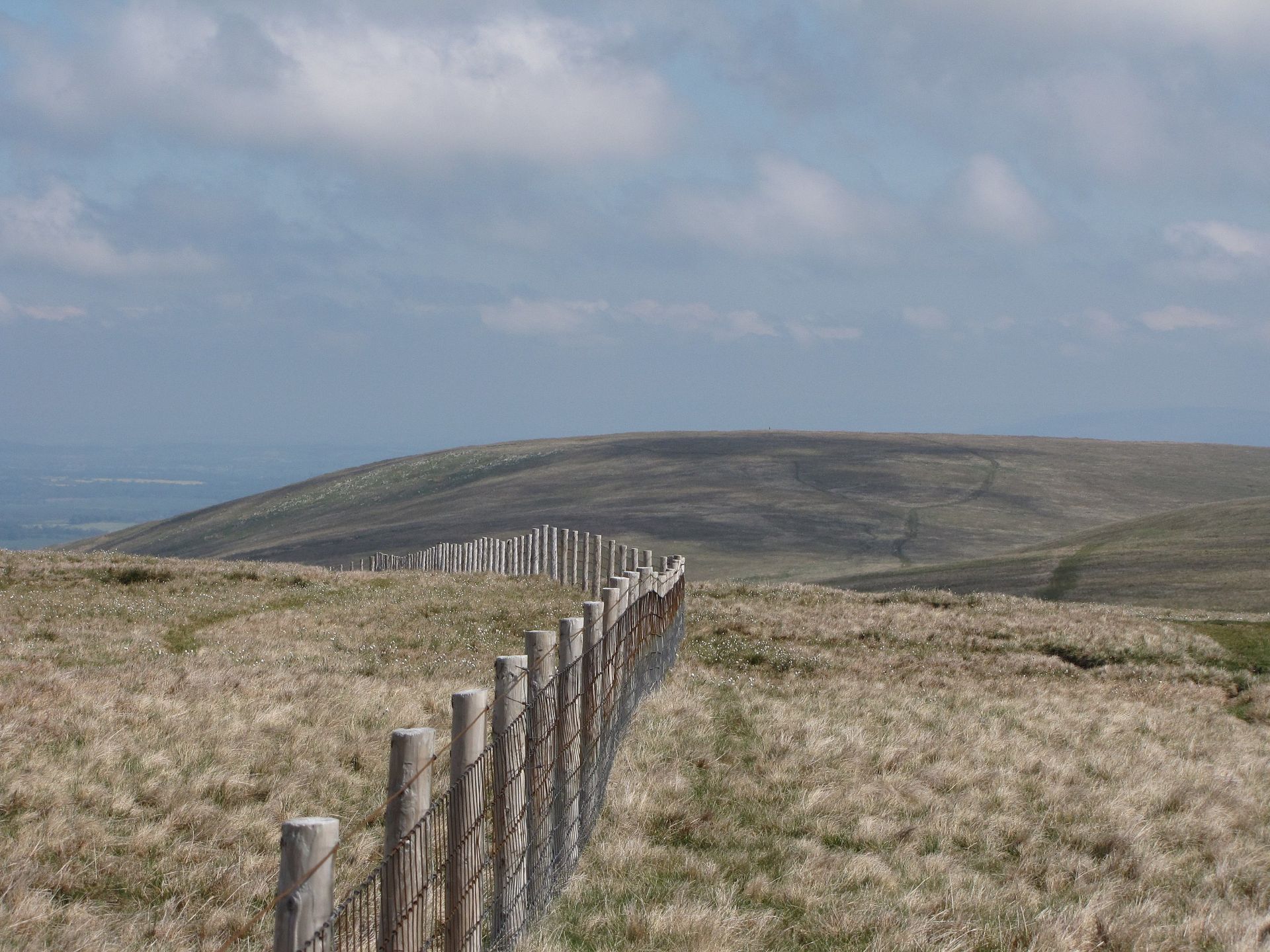 Loadpot Hill, seen from the summit of Wether Hill, two kilometres to the south. Photo: Wiki Commons / Mick Knapton