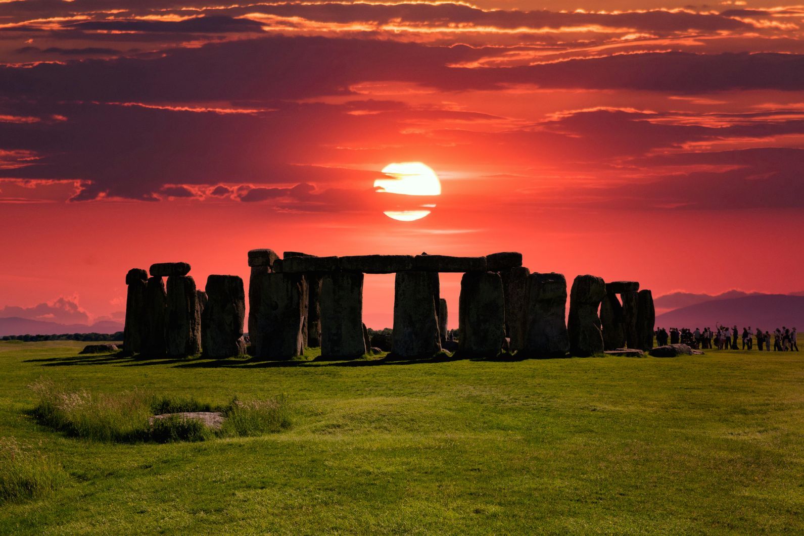 The sunsets over Stonehenge on the Old Chalk Way cycling route