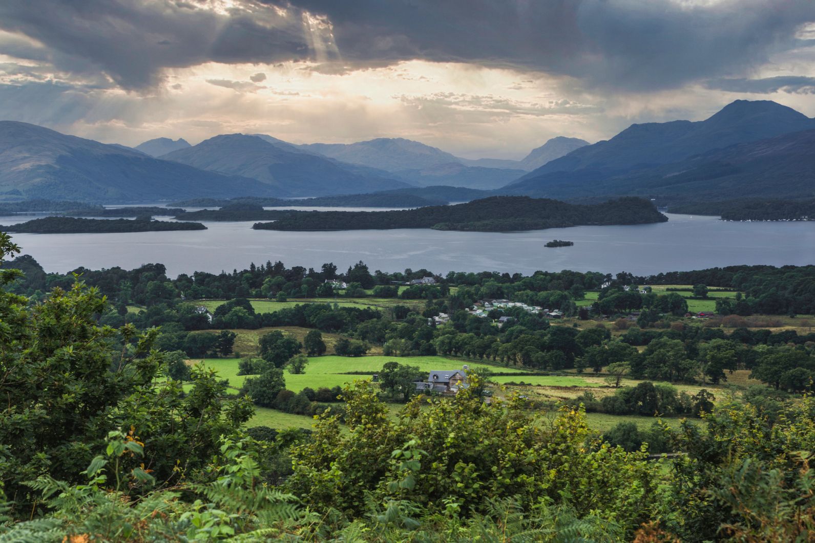 A panorama of Loch Lomond in front of Ben Lomond, seen from Duncryne Hill