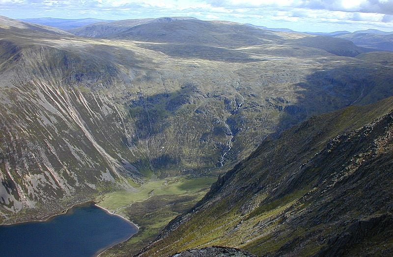 The views southeast of Sgòr Gaoith, in the Cairngorms.