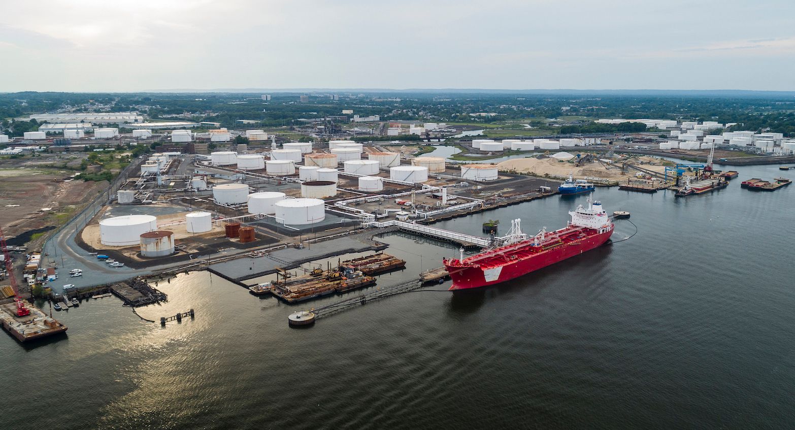 Ship unloading at Arthur Kill tidal strait