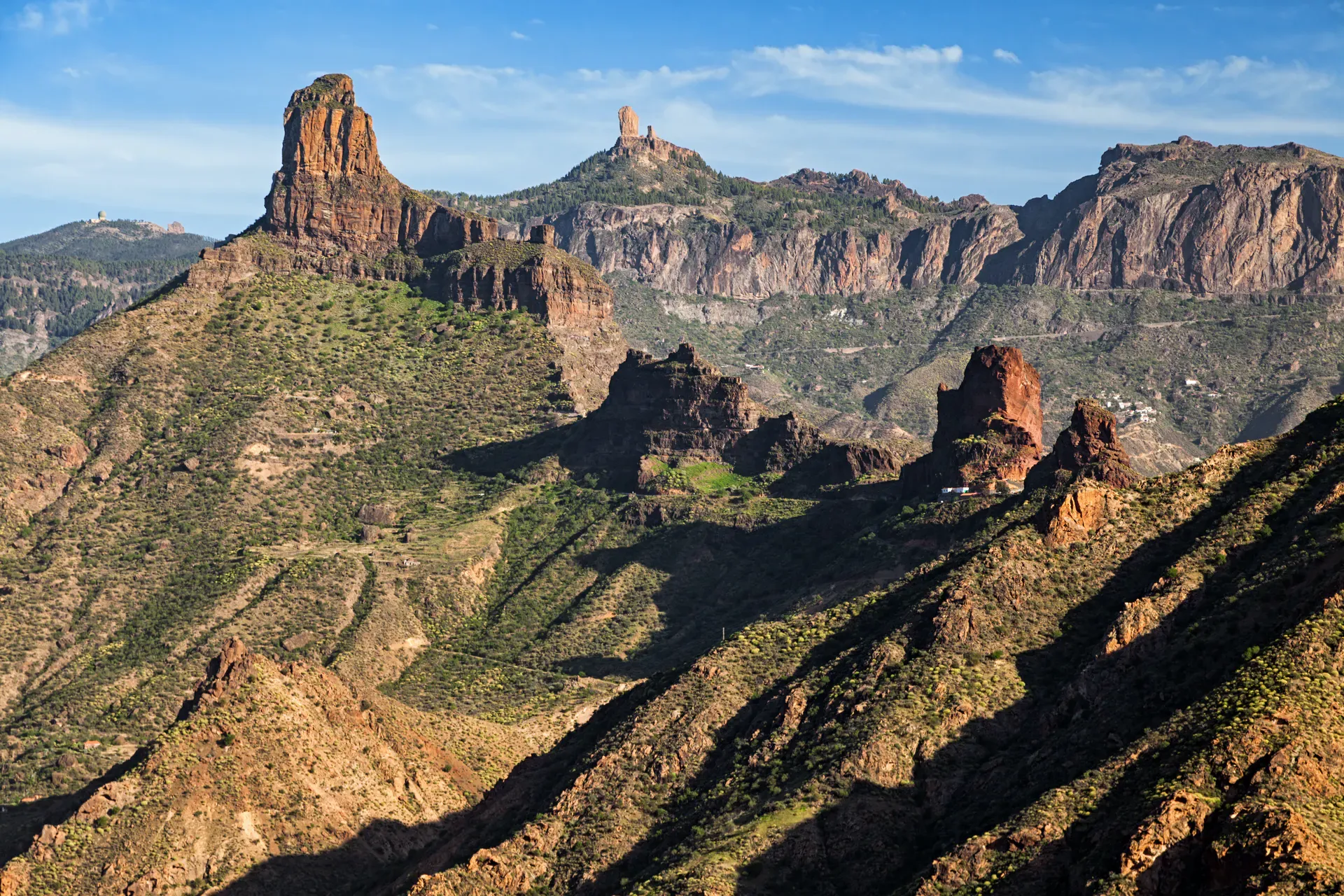 Views of Roque Bentayga in the foreground with Roque Nublo behind