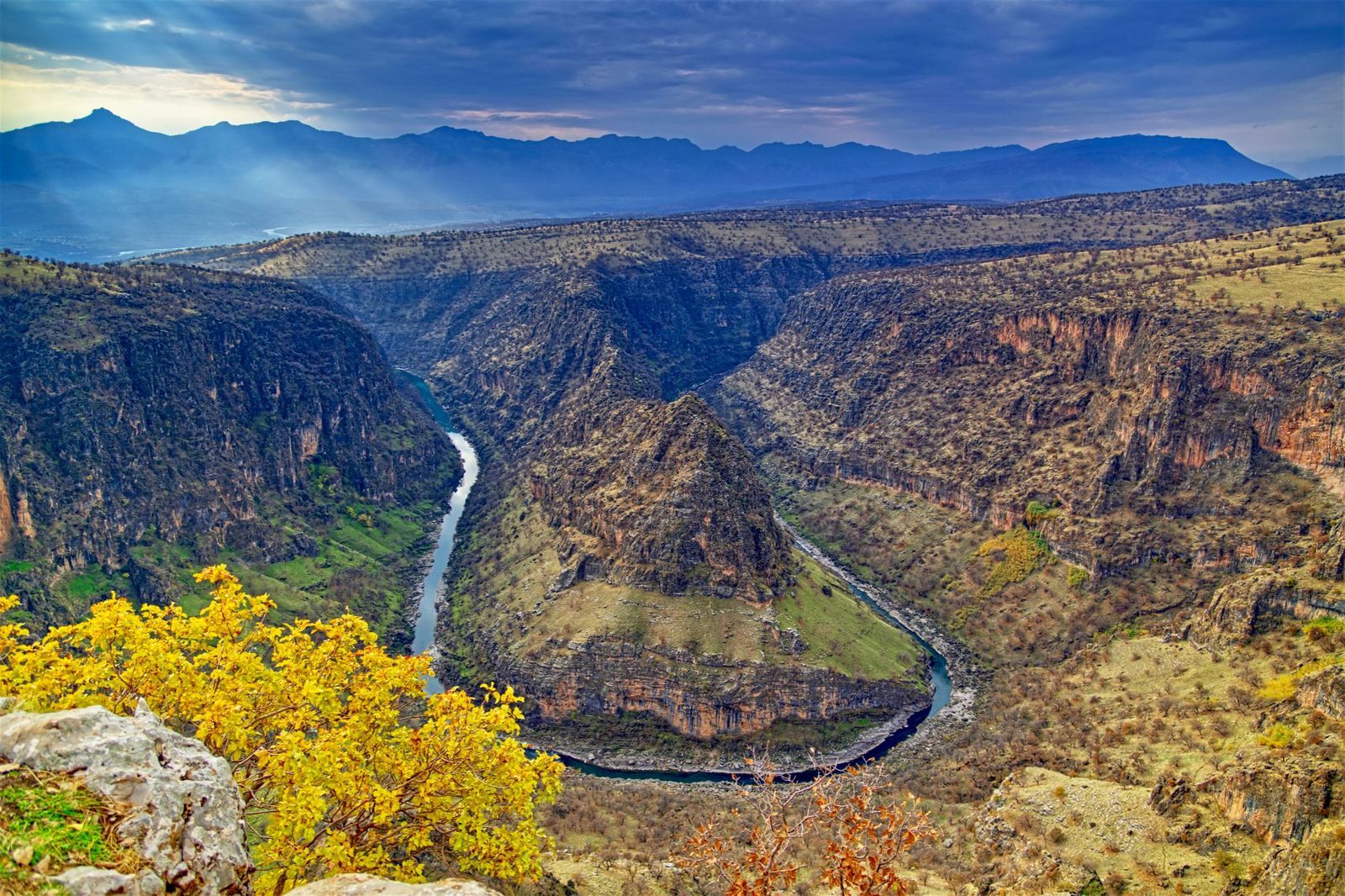 Kurdistan's horseshoe Bend in the Barzan valley. Photo: Getty