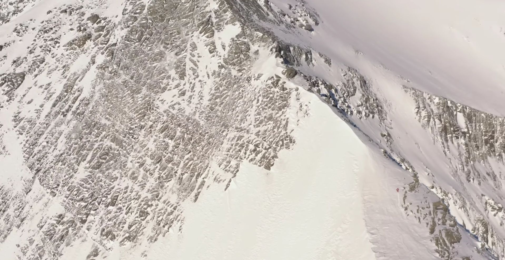 Spot the climber. Topo goes it alone on his summit bid on Dhaulagiri. Screenshot: Dhaulagiri