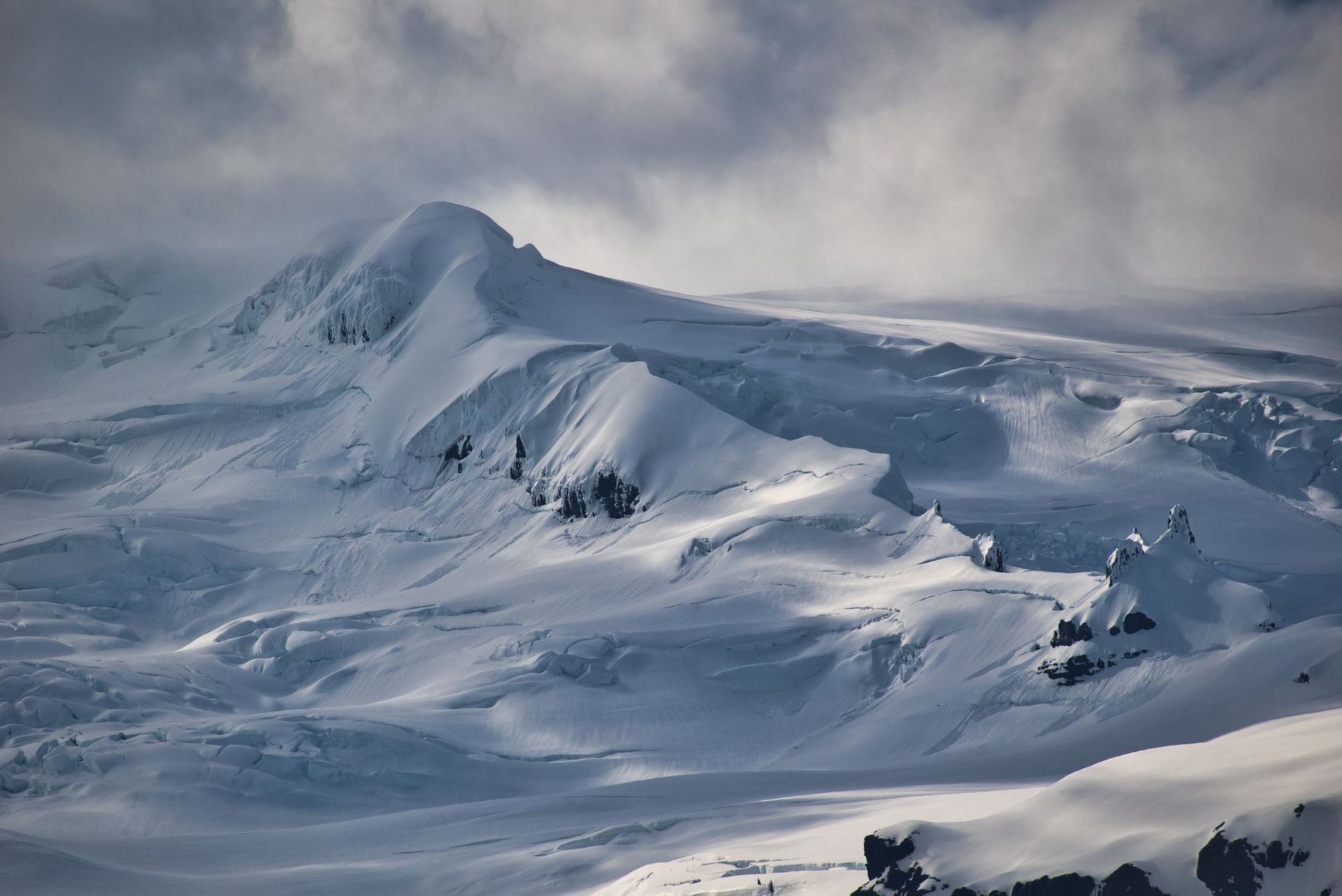 A Guide to Iceland's Three Peaks Challenge - Vimarsana News