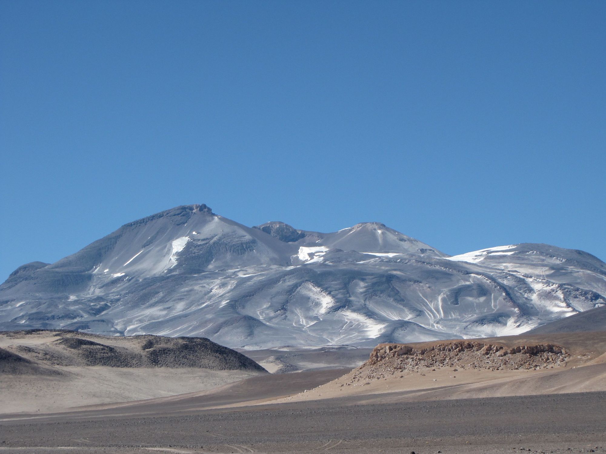 Ojos del Salado on the Argentina-Chile border, the world's highest volcano at 6,893 m (22,615 ft). Photo: Wiki Commons