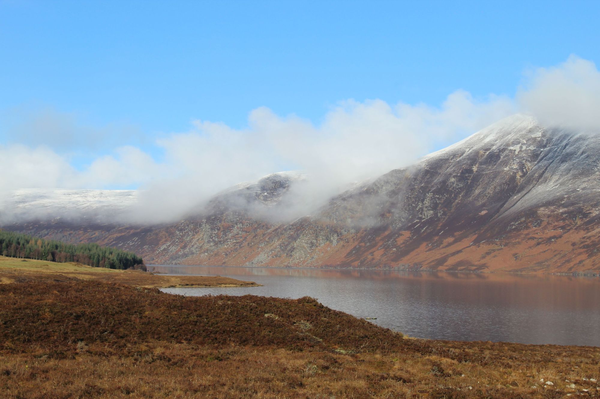 The landscape around Meall Mór feels very isolated, and cuts a stunning Highlands landscape. Photo: Stuart Kenny