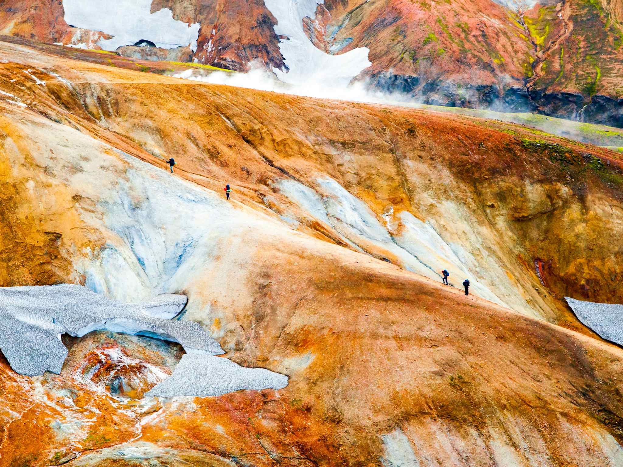 Hikers on the Laugavegur trail in Iceland. Photo: Getty.