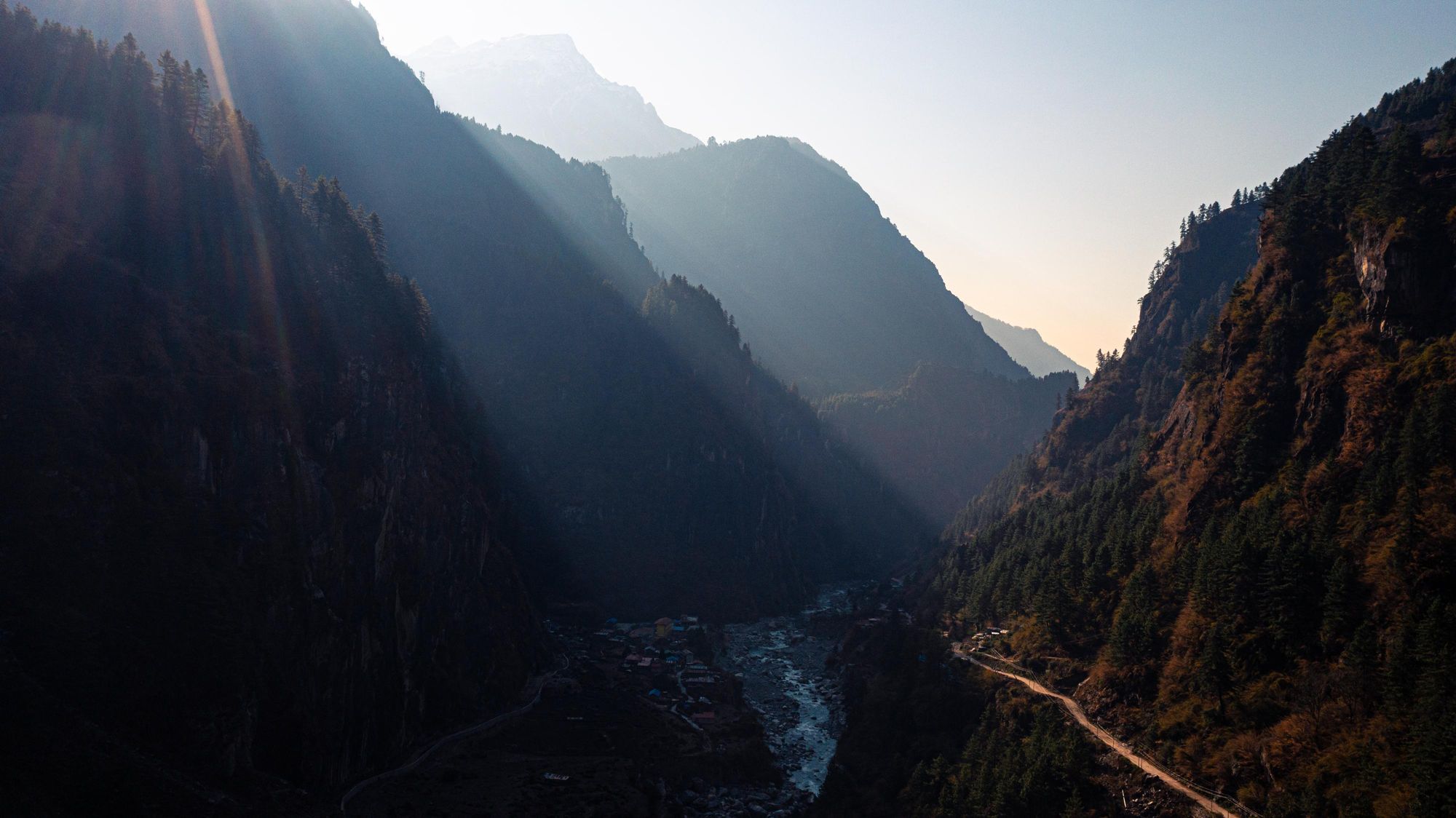 The Annapurna Circuit route is one of huge variety, from valleys and gorges to high mountain passes. Photo: Josh Edwards