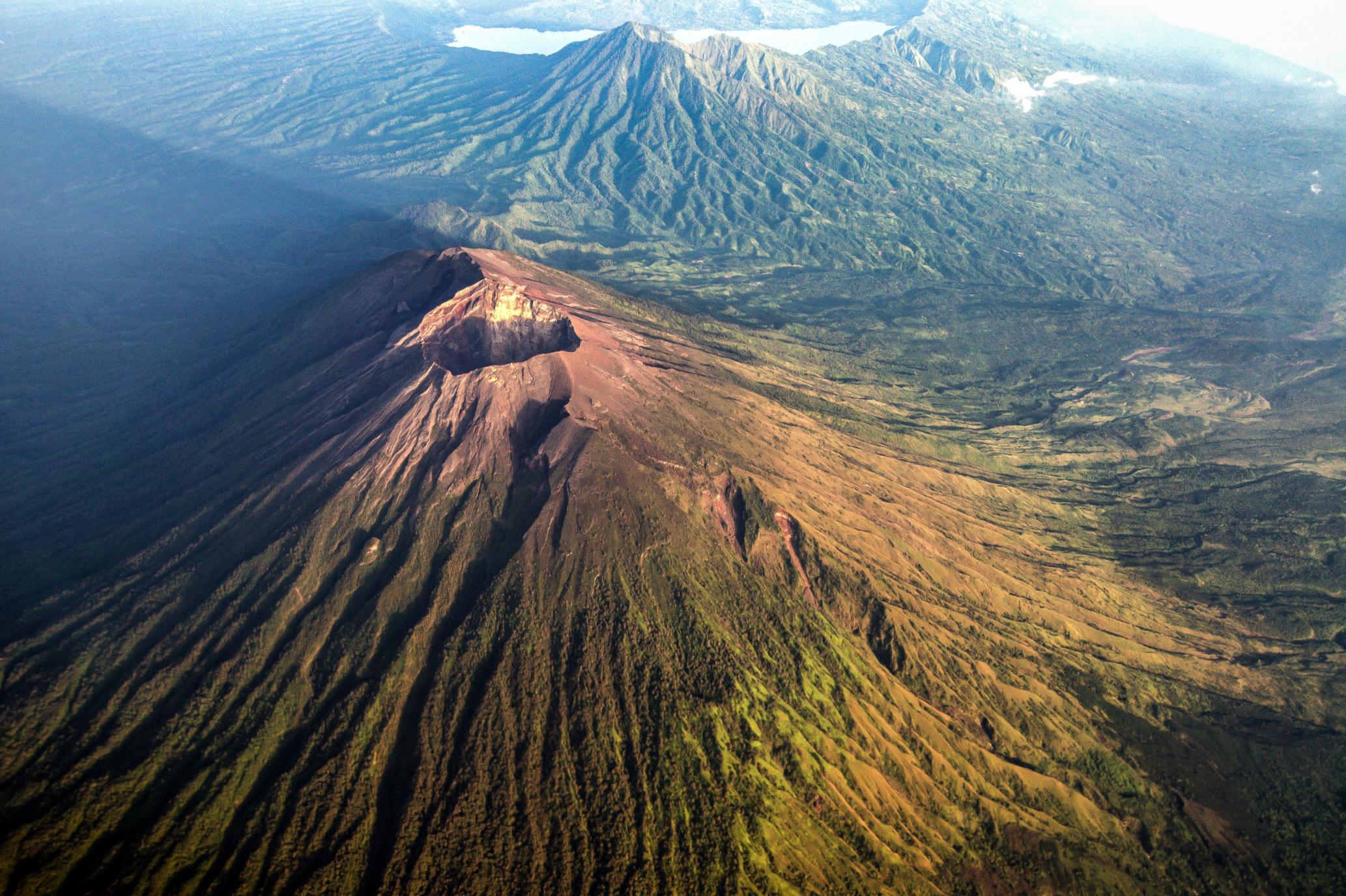 The volcanic summit of Mount Agung, a volcano on Bali. Photo: Canva.