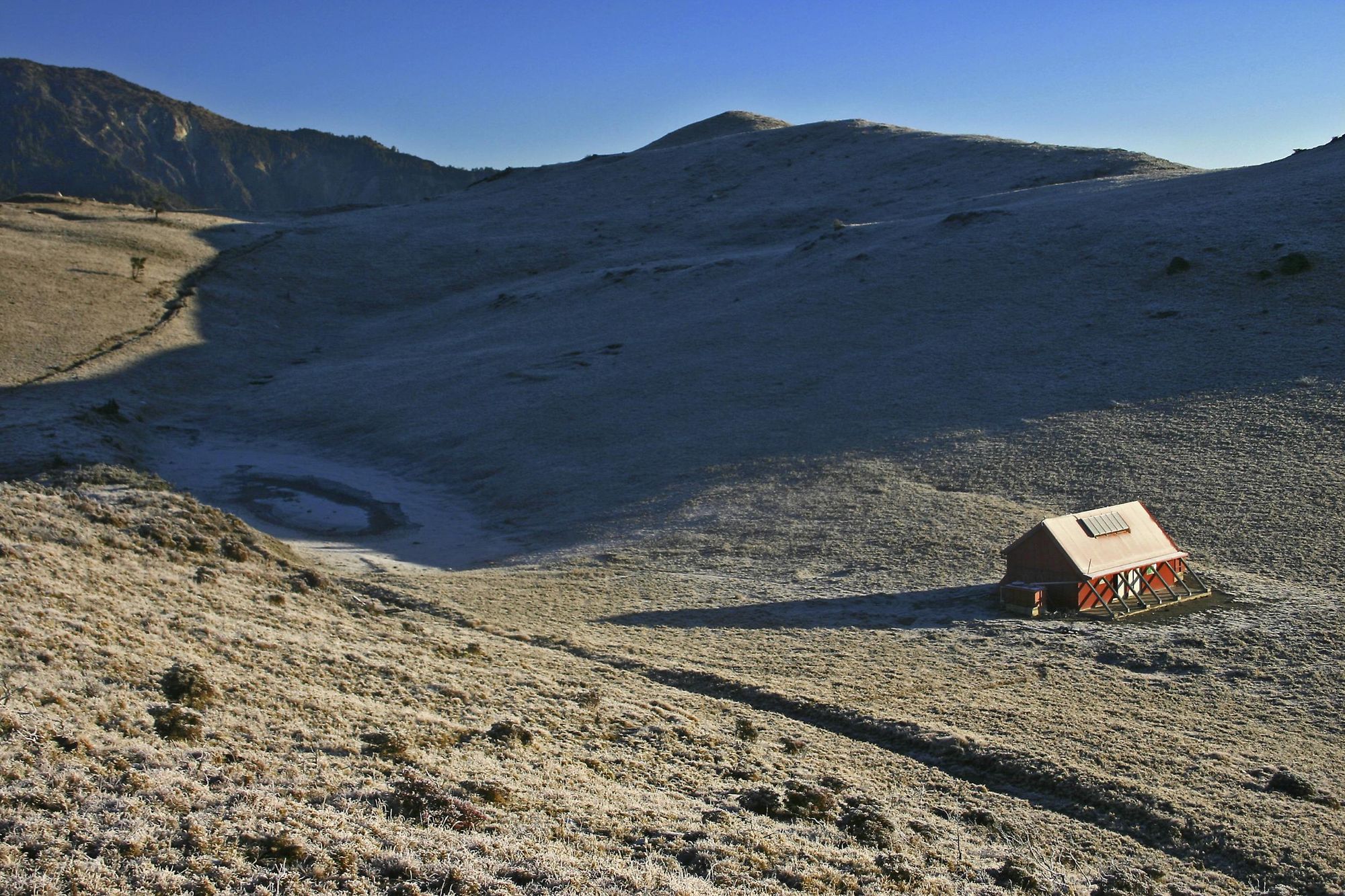 Dashuiku Cabin, a stop along the Batongguan Historic Trail. Photo: Getty.