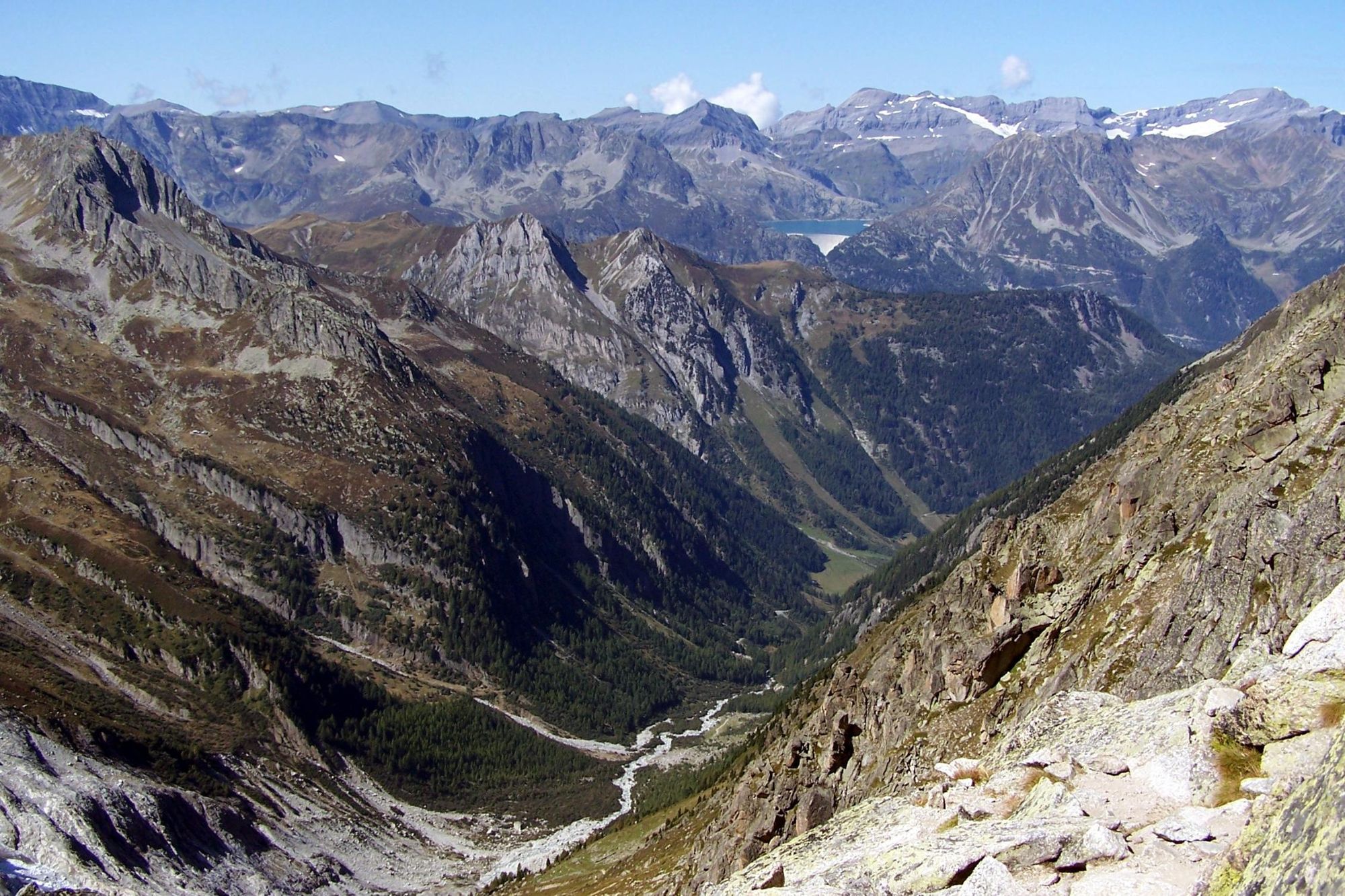 The rocky passes of Fenêtre d'Arpette. Photo: Happy Tracks.