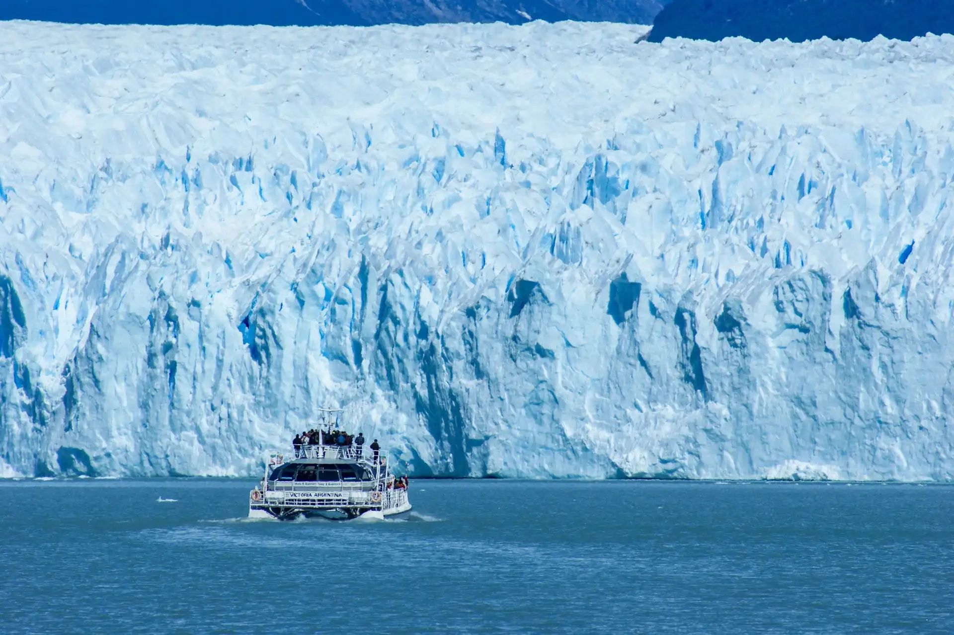 A boat tour of Perito Moreno. Photo: Say Hueque.