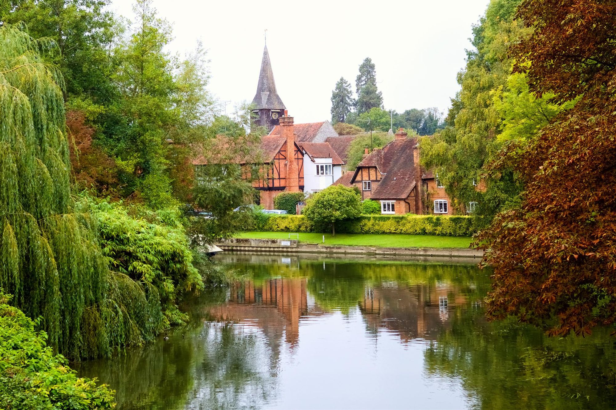 Whutchurch-on-Thames, and a quintessential view on the Southern Loop. Photo: Getty
