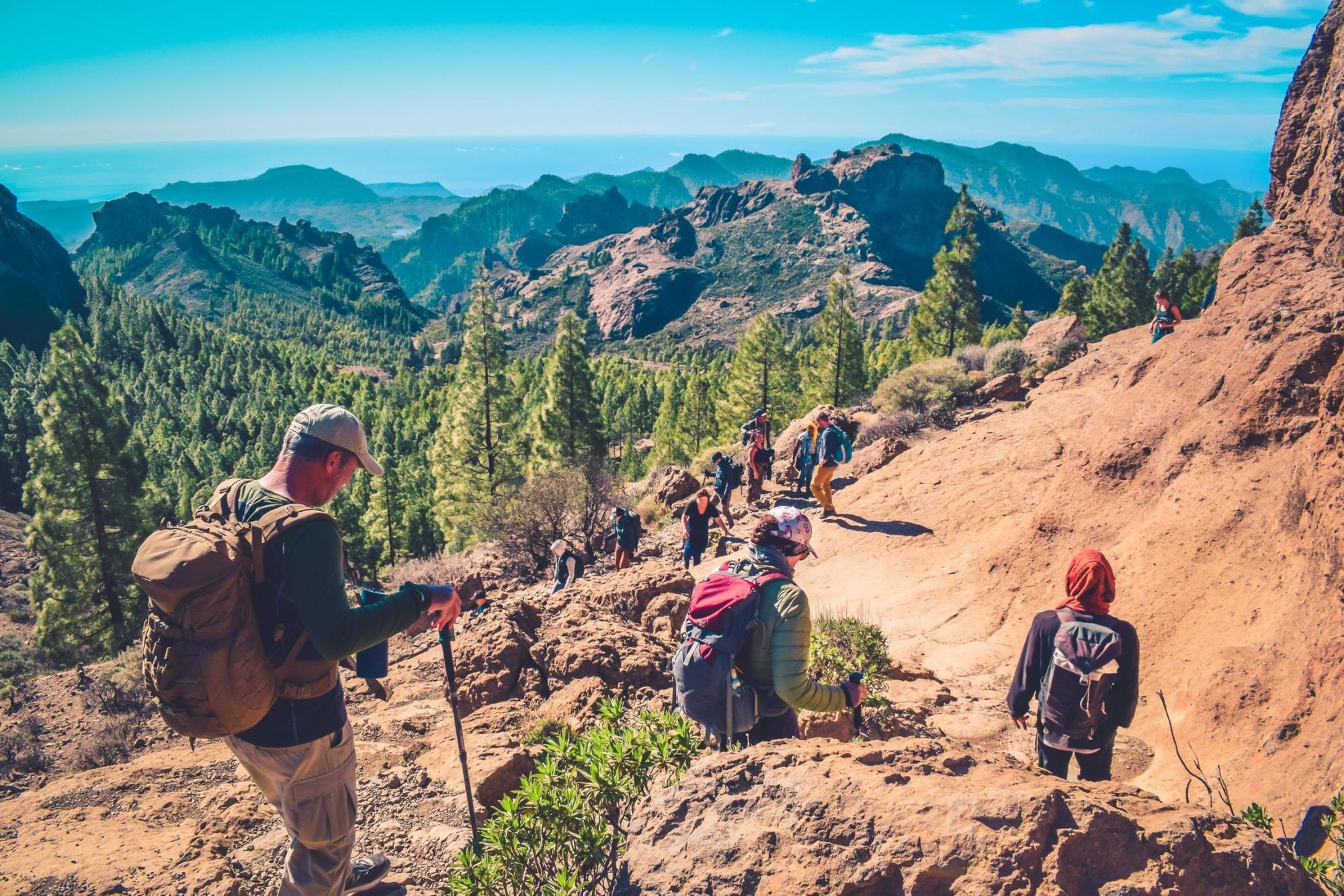 Hikers on the trail in Gran Canaria. Photo: Climbo.