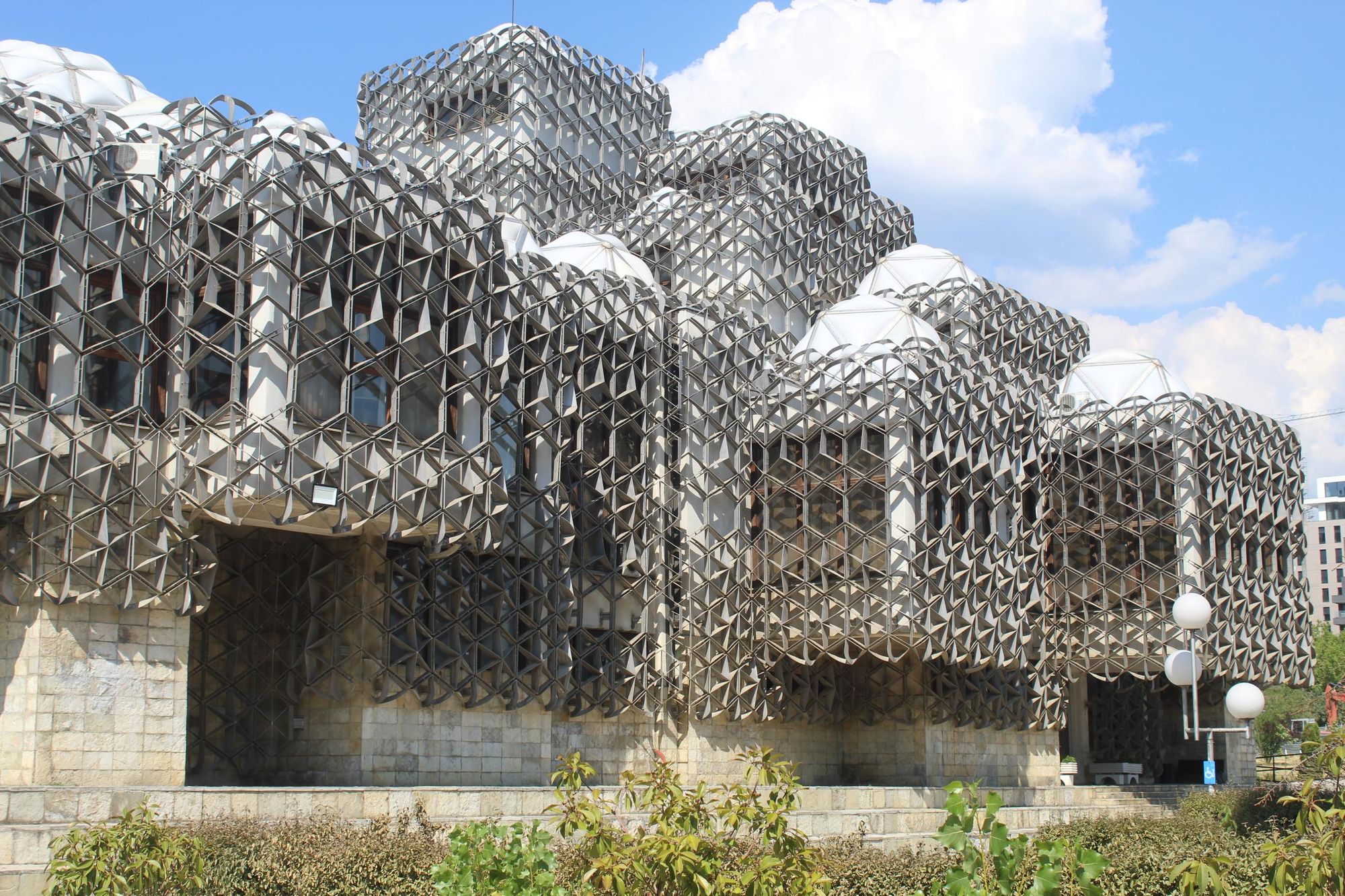 The National Library of Kosovo, designed by the Croatian architect Andrija Mutnjaković. Photo: Stuart Kenny