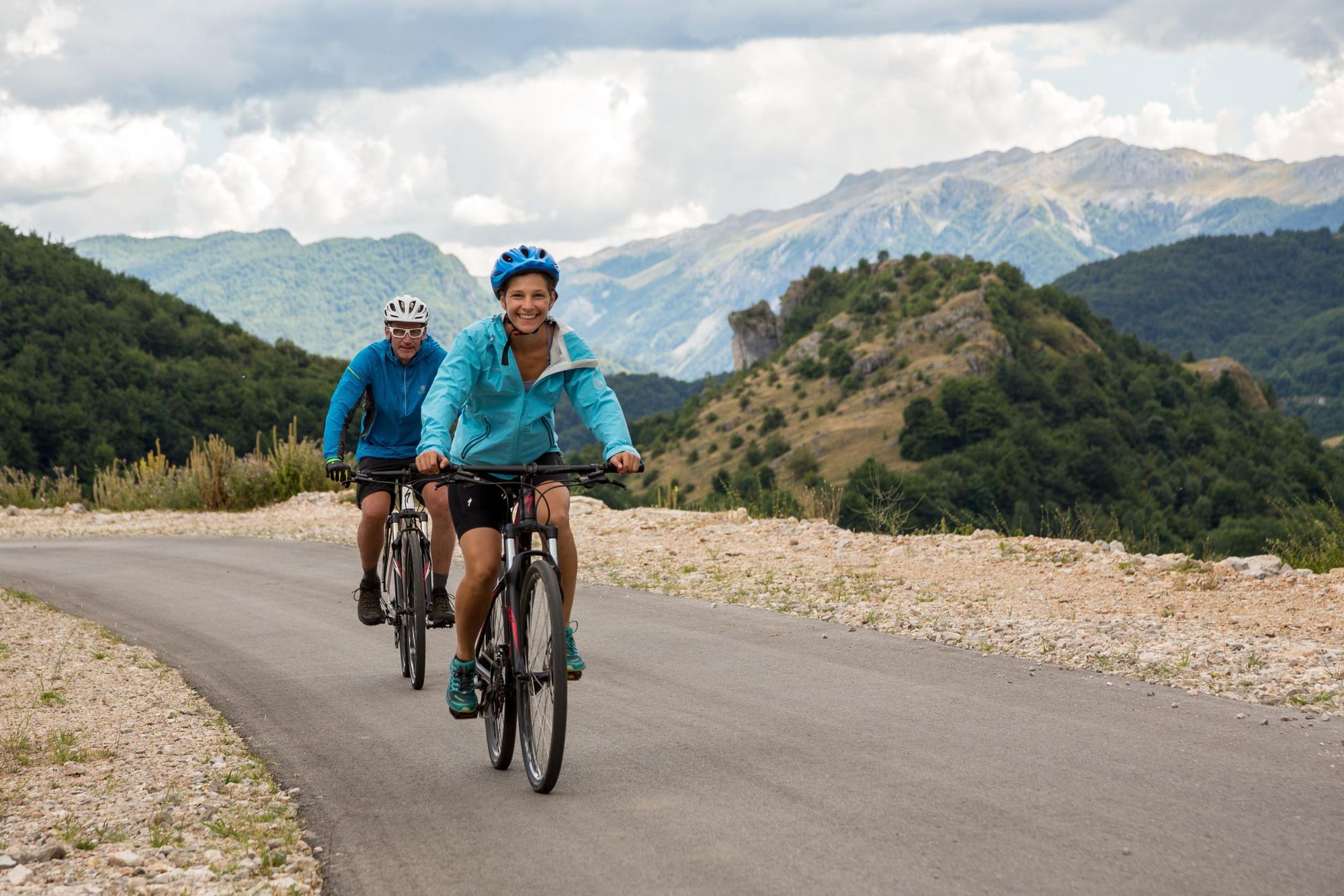 On the asphalt in the Herzegovina Himalayas, before reaching Mostar. Photo: Green Visions