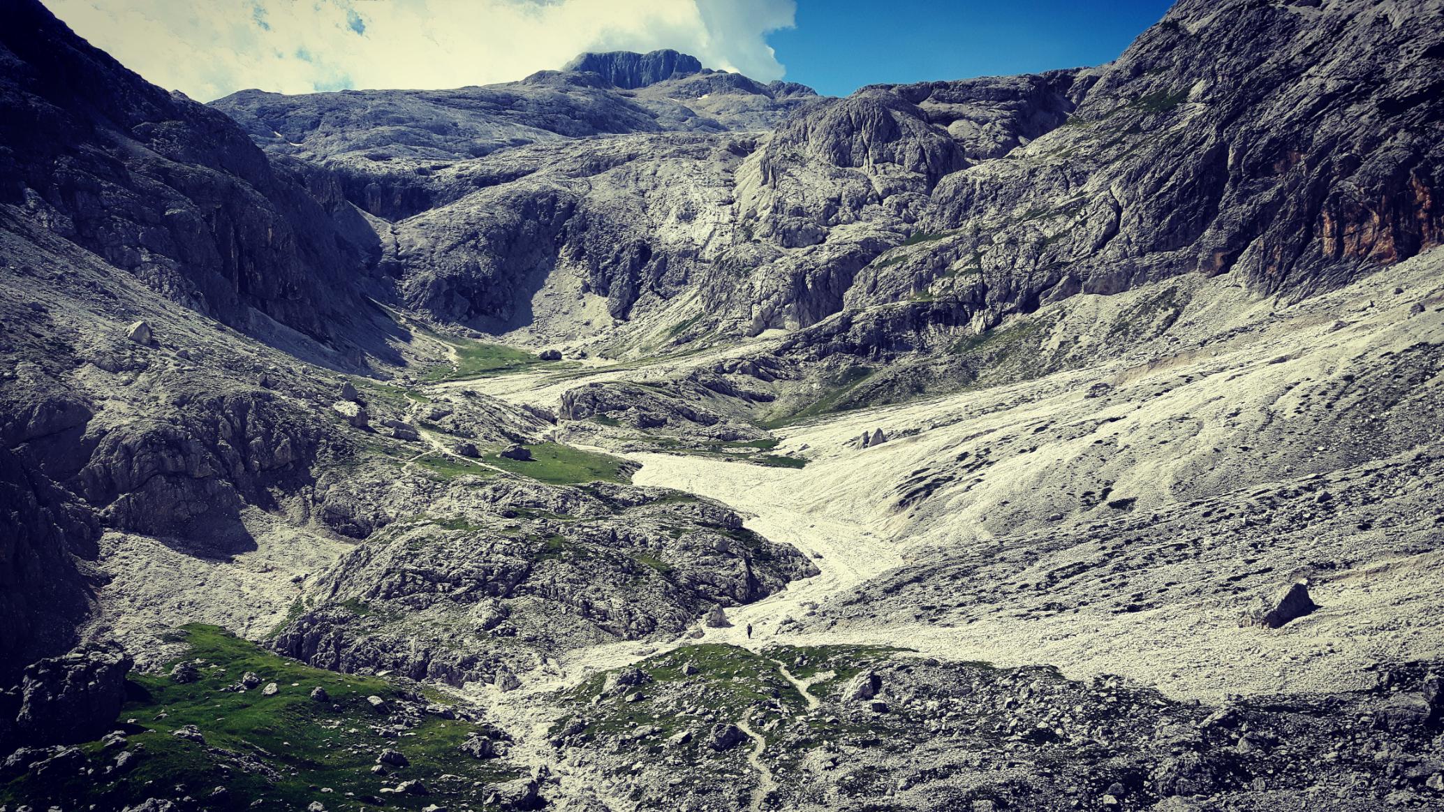 A hiker on the Alta Via 2. Photo: Getty.