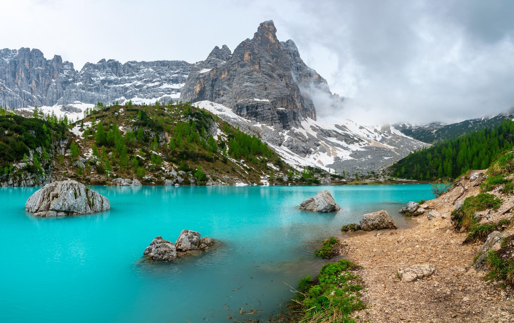 Vibrant Lago di Sorapis. Photo: Getty.