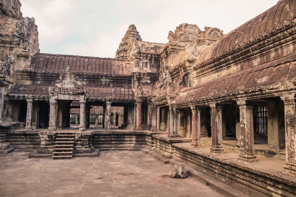the-history-of-angkor-wat-from-rise-to-fall-to-rediscovery