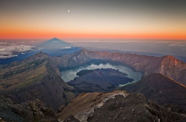 A Three Day Hike to Mt Rinjani, Lombok's Giant Volcano