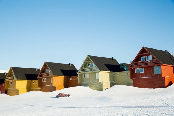 Adventures in Svalbard: Is It Responsible?