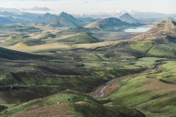 The view over Álftavatn Valley. In the distance you can see Álftavatn Lake and the huts on its shore on the Laugavegur Trail